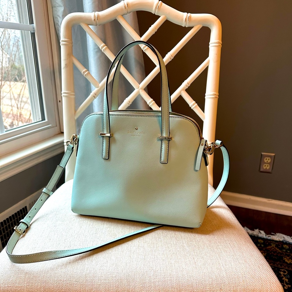 Kate spade bag in mint green, in great condition.